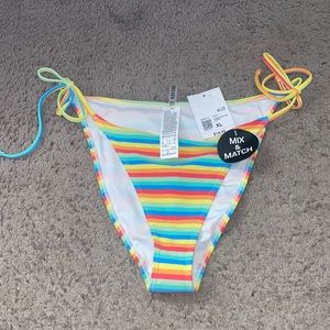 im selling a swim suit bottom piece